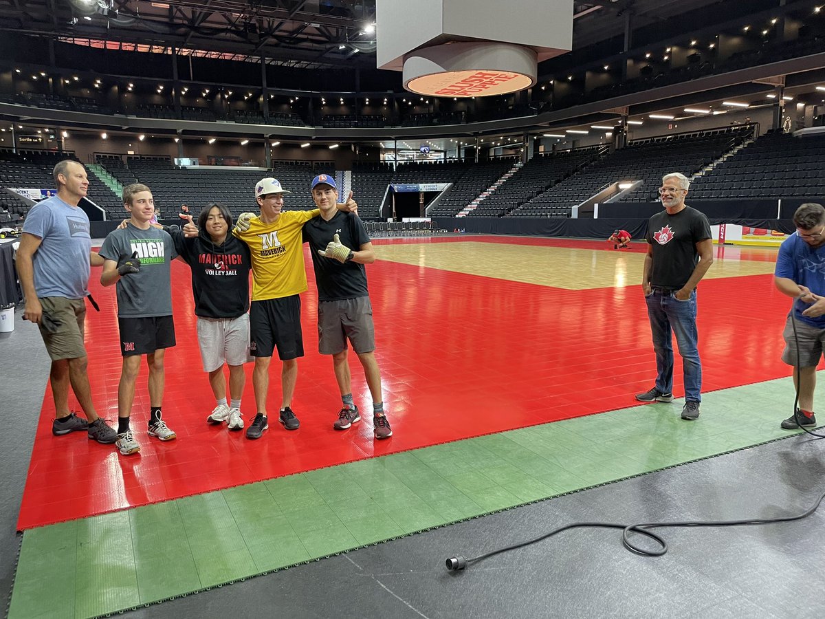 MavsPrez's tweet photo. 4hrs later it’s done. Double layer of SC @hushpuppycentre Gatineau.  Pan Am begins next week. https://t.co/NNZz60MRQh