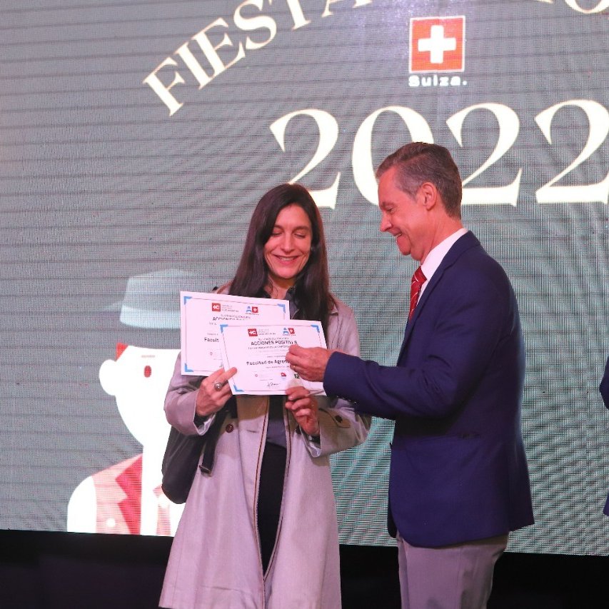 UbaVerde's tweet photo. El Programa UBA Verde fue premiado por la Cámara de Comercio Suizo Argentina.
@ReichAlejandra
#UBA_ar #rectoradoUBA #SeubeUBA #UBAExtension #UBAverde #UBAenaccion https://t.co/IrK1P1bUfL