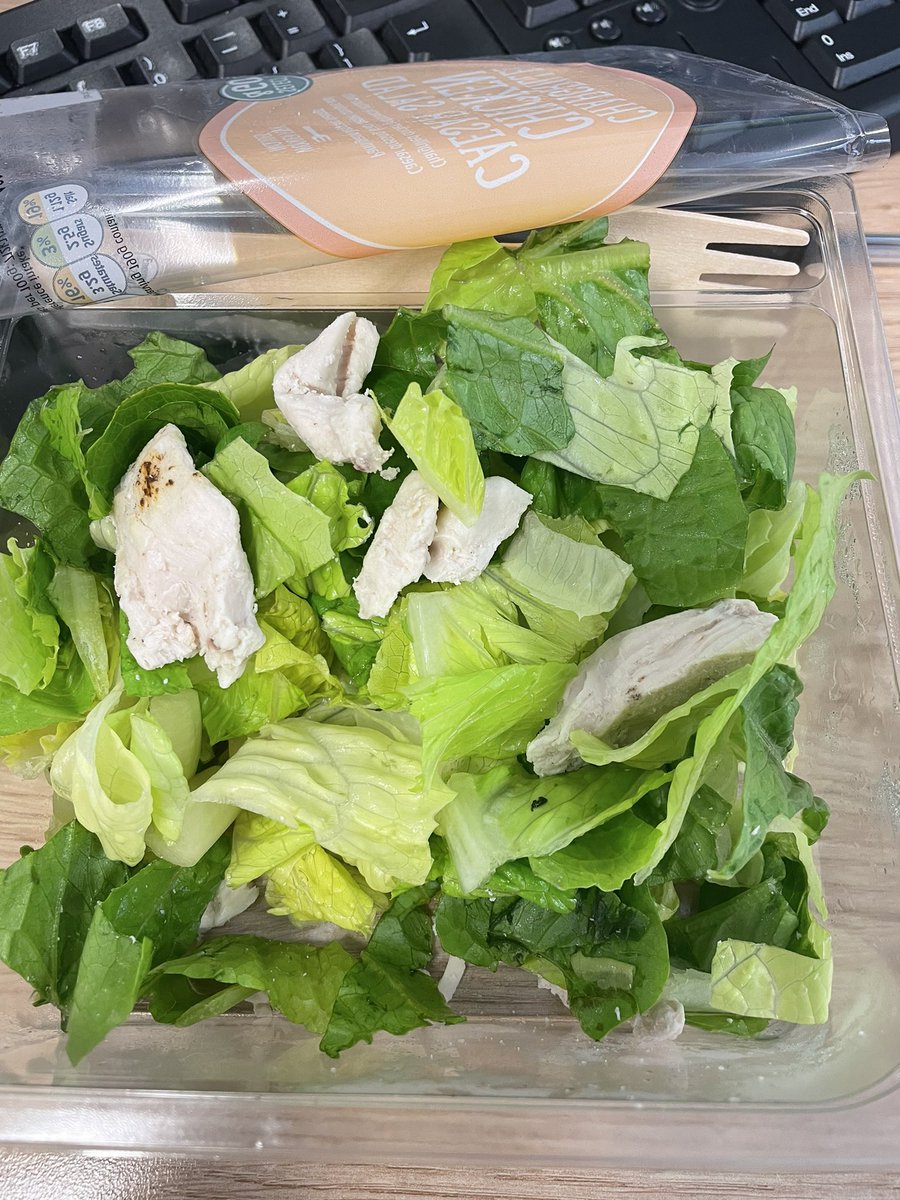Gemma_1101's tweet photo. Bought a chicken salad out of @LidlGB today. Really shouldn’t have bothered, would have been better off and cheaper buying a bag of lettuce. 4 small pieces of chicken, actually embarrassed for them trying to pass this off! #lidl #disgrace #notworththemoney #Embarrassing https://t.co/mf4exGcHfU