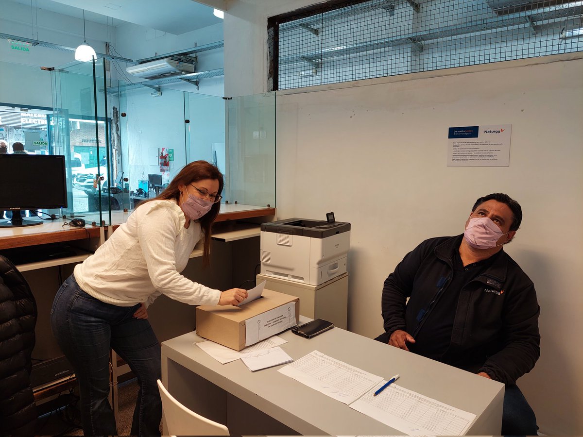 APJGas_CTA's tweet photo. #3Agosto #Elecciones #APJGas
Ya están votando los compañeros y compañeras, consolidando el gremio que nos defiende!
Sucursales https://t.co/2z3V9VaUjk
