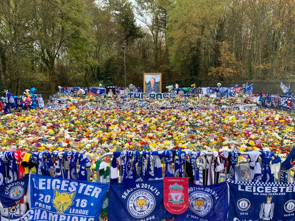 kschmeichel1's tweet image. A tough period but showing the unity that embodies exactly what Leicester are about (2018)