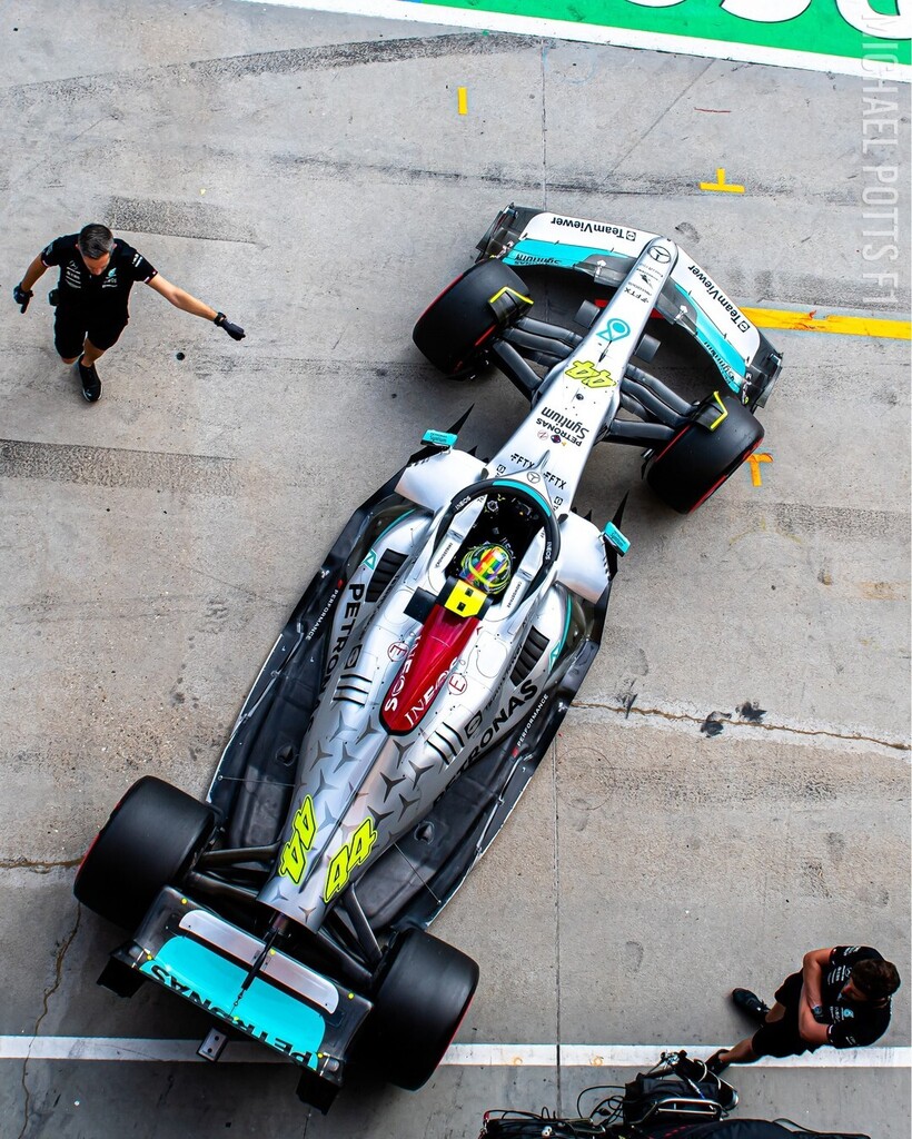 michaelpottsf1's tweet photo. Lewis Hamilton leaving his garage at Q3 at the Hungaroring, Budapest.
#aov #agameoftones #instagoodmyphoto #splendid_transport #autos_of_our_world #createexploretakeover #killeverygram #loves_transports #igcars #visualsgang
@lewishamilton #lewishamilton… https://t.co/n8oqO2PUV8 https://t.co/T0CJIzL4sI