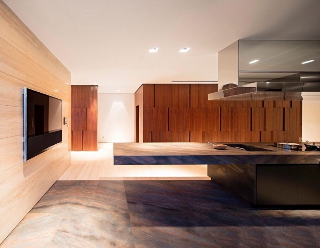 You've decided you want to take the plunge into an open concept kitchen. Now you face the challenge of what to do with that big, blank canvas. Here are some suggestions for making it a show-stopper.  did.li/q67Hw

#kitchengoals #luxurykitchen #modernkitchen #leicht