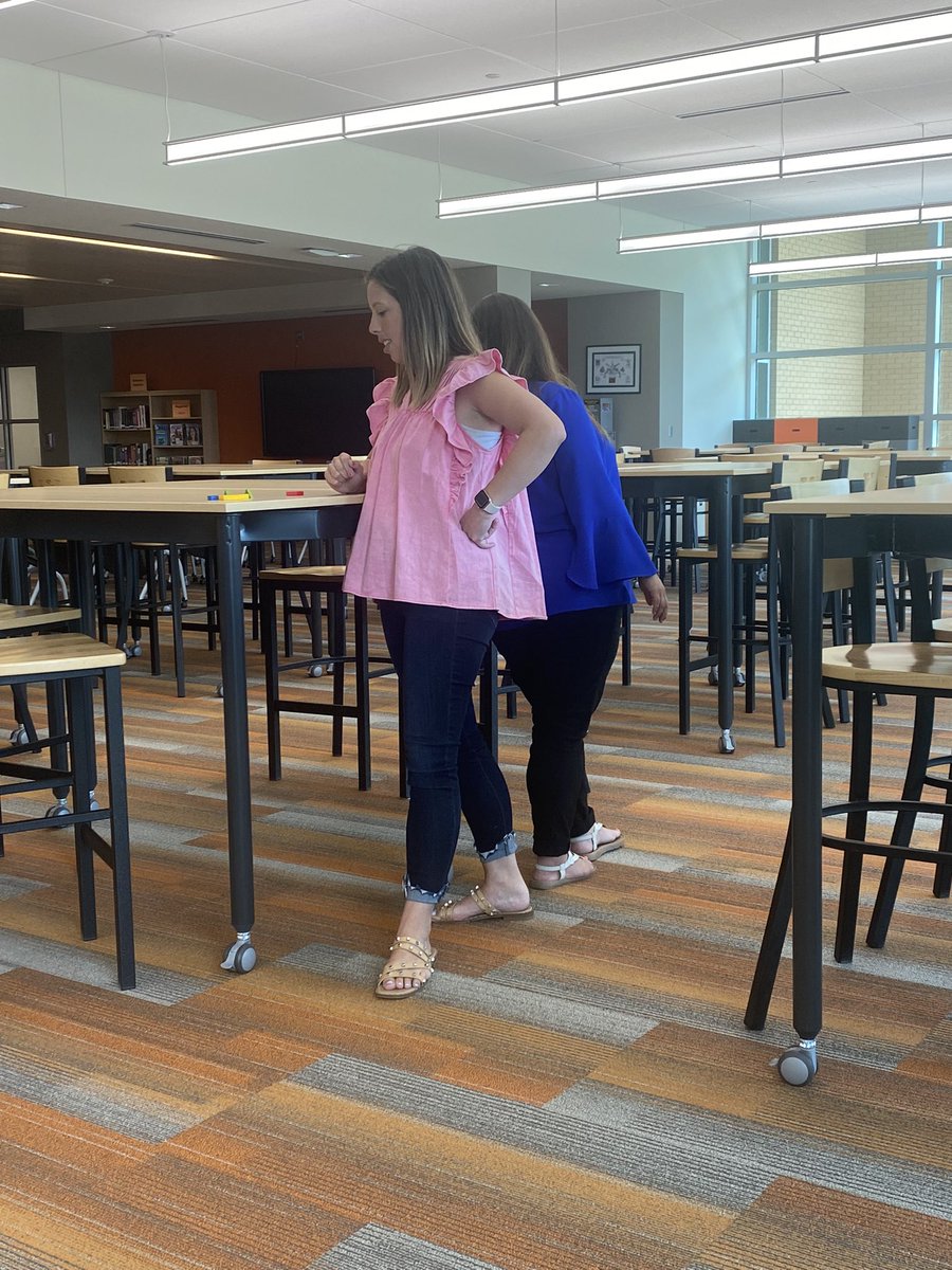 RhiannonMMiller's tweet photo. K-2 Geometry this afternoon #DNAMath https://t.co/PqUccjypSr