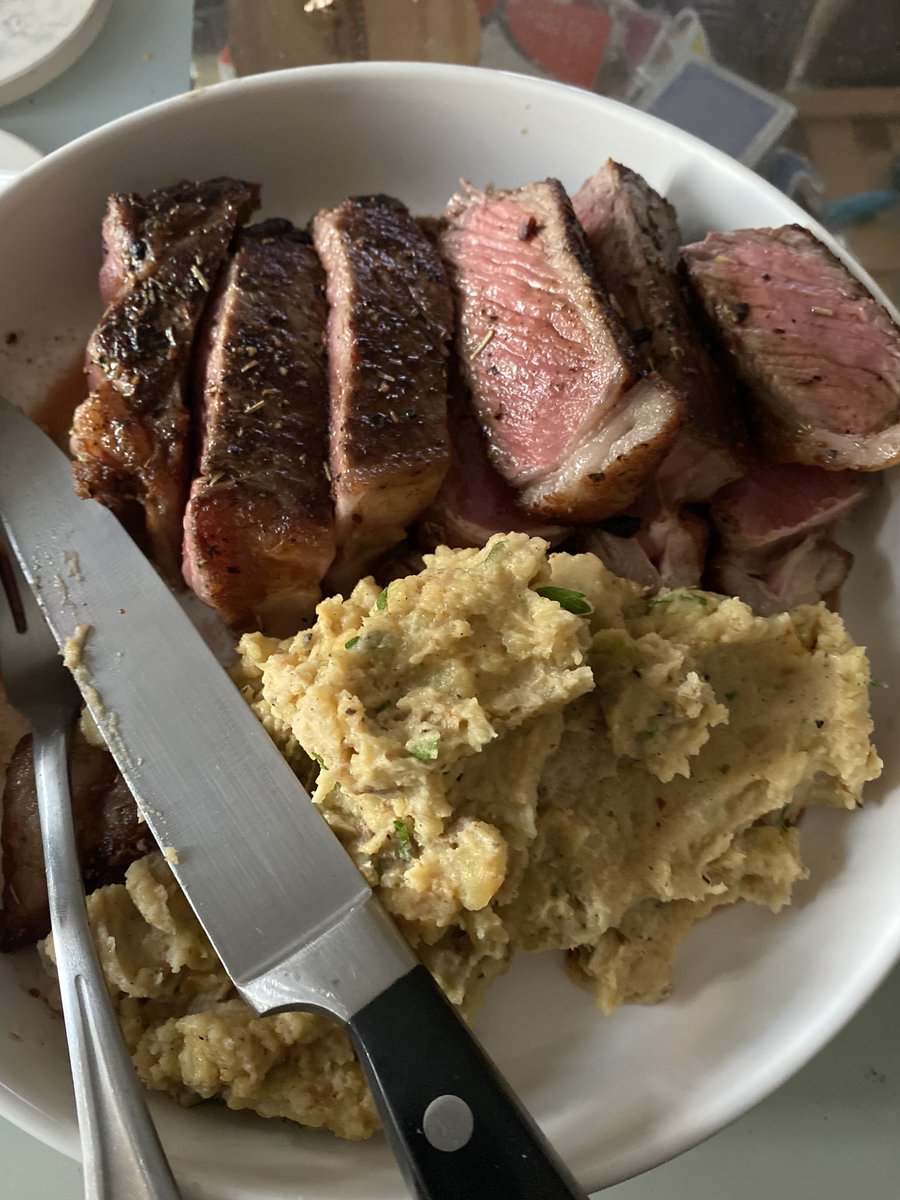 sevleton's tweet photo. i chef it up from time to time 👨🏻‍🍳 https://t.co/1jafXh3jVk