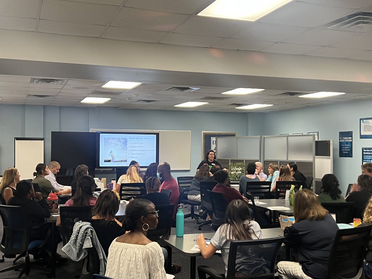 Lisa Burns tweet media