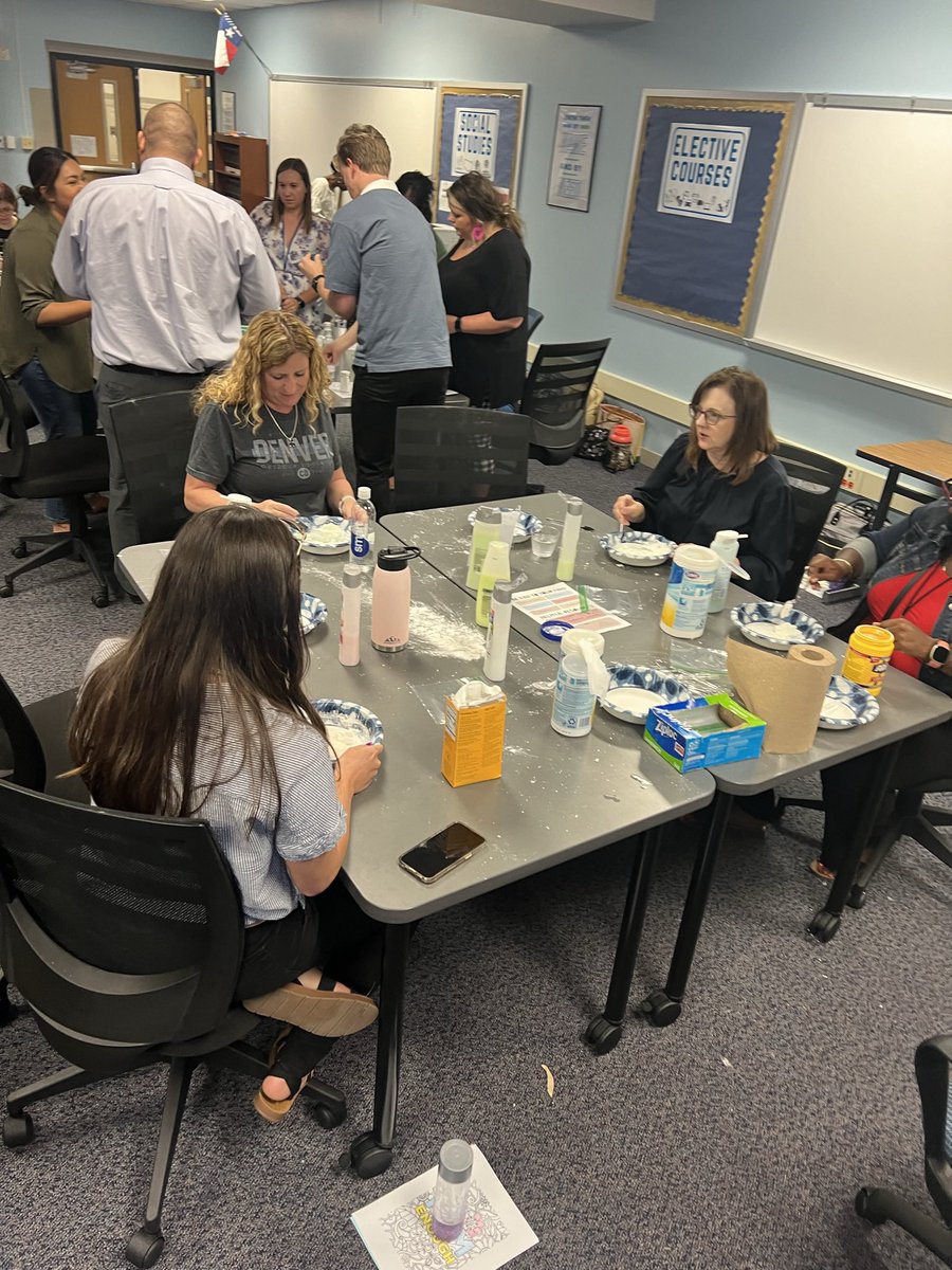 Lisa Burns tweet media