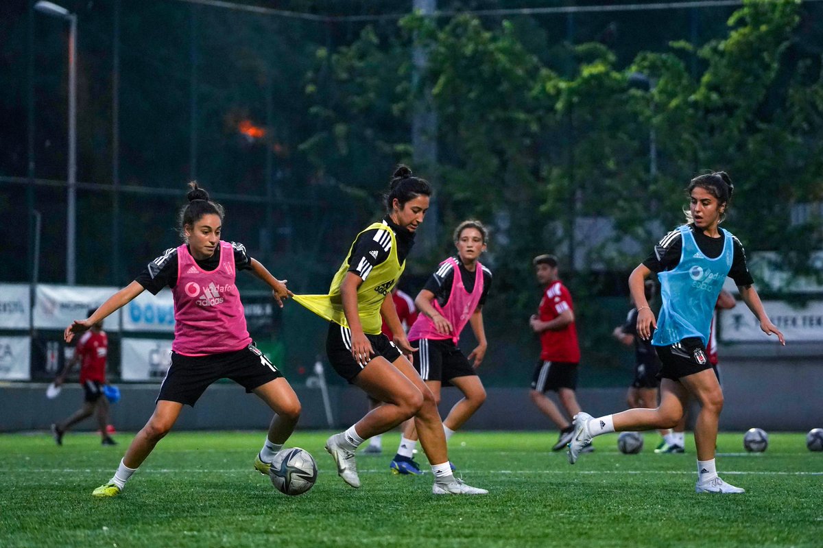 BJKKadinFutbol's tweet photo. Yeni sezon hazırlıklarımız devam ediyor. 🦅 https://t.co/M923AJXjAw