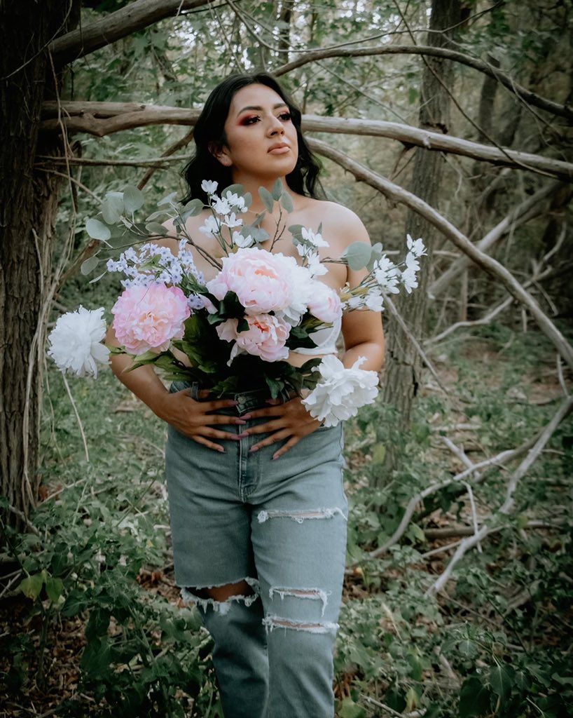 A peony for your thoughts ? 🌸💐