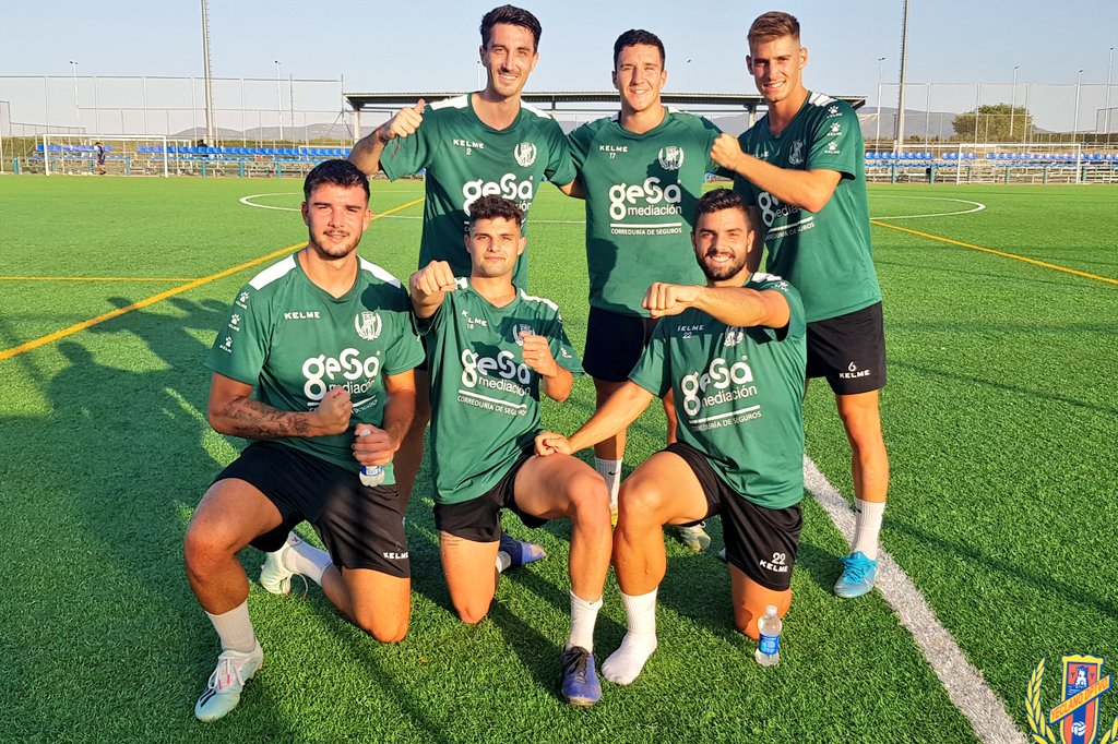 #PretemporadaYeclano ⚽️

👊😎 ¡El equipo ganador de hoy! 🥇💪

#ManerasDeVivir 🔵🔴