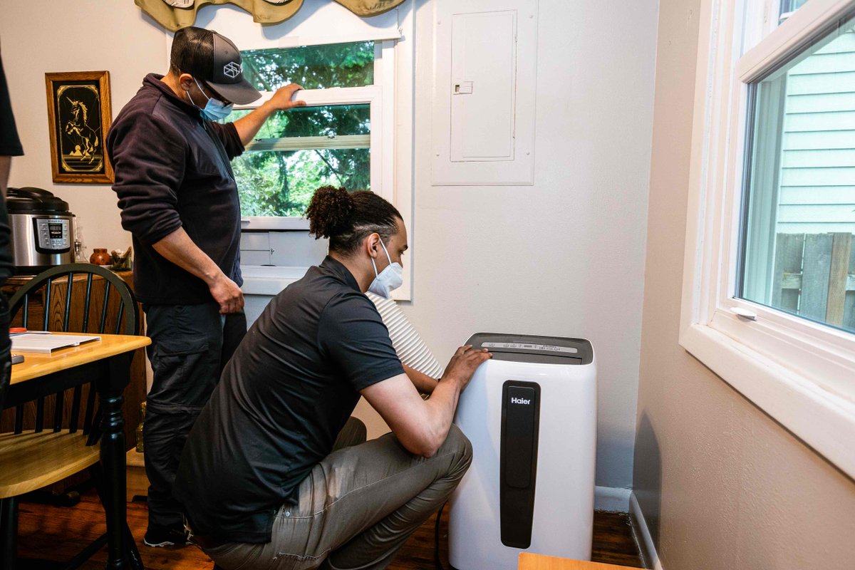 EarthAdvantage's tweet photo. Looking for information on the Portland Heat Response Program? Visit our webpage.  https://t.co/rrEHpx327h   #pcef #heatresponseprogram #coolingpdx https://t.co/M6VqQGZSGS