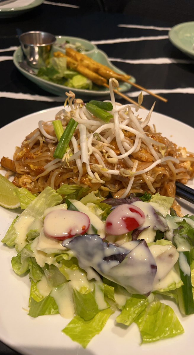 UrbanThai's tweet photo. Lunch! @DunbarLifeMag @DunbarVillage #urbanthaibistro #vancouver #dunbar #dunbarlife #kerrisdale #kerrisdaleinsider #ubc #dunbarvillage #southlands #dunbarsouthlands https://t.co/Mx1hBpS4EY