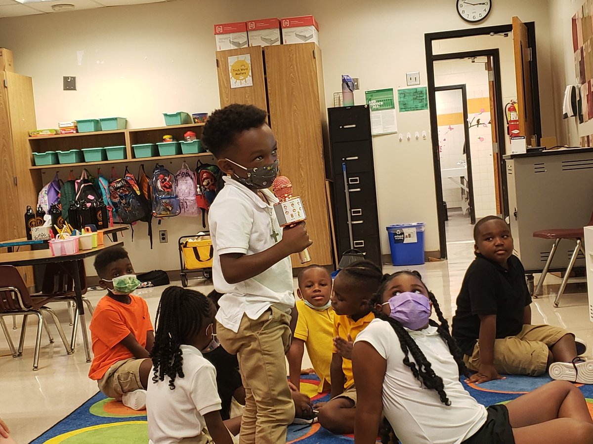 Ms_CollinsPFES's tweet photo. Practicing accountable talk in 1st grade! What type of animal teeth would you want?🐍🐊🦈 #ThePeytonWay @Woods_PFESela @HollandPFES @EFLULeads https://t.co/b5nVyDh8Sp