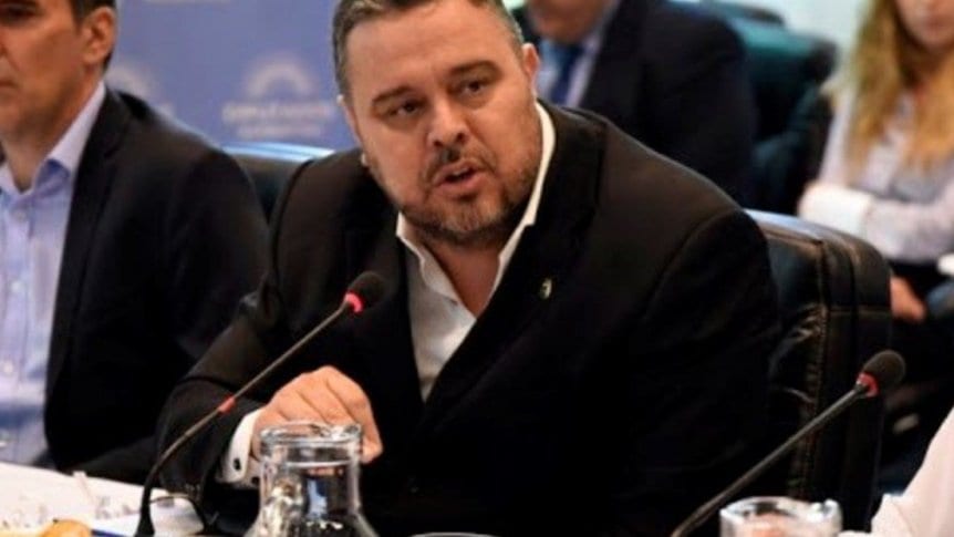 okdobleamarilla's tweet photo. #AHORA | Marcelo #Achile: "Estamos trabajando en los requisitos que se necesitan en los estadios. La semana que viene @tapiachiqui y los demás presidentes realizarán una reunión por zoom"
🎙️@okdobleamarilla, por @DSportsRadio https://t.co/dw1sqoYhfn