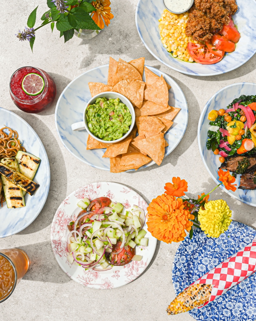 Summer spread full of fresh produce from the microfarm 🌿 🍅