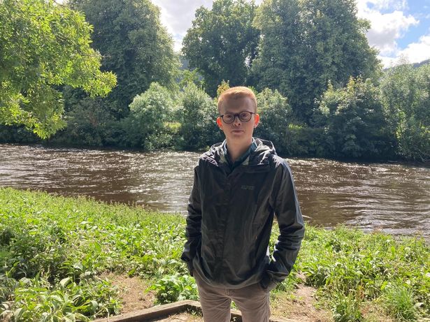 'Flash flooding' leaves cars under water as residents fear for future
dailypost.co.uk/news/north-wal…