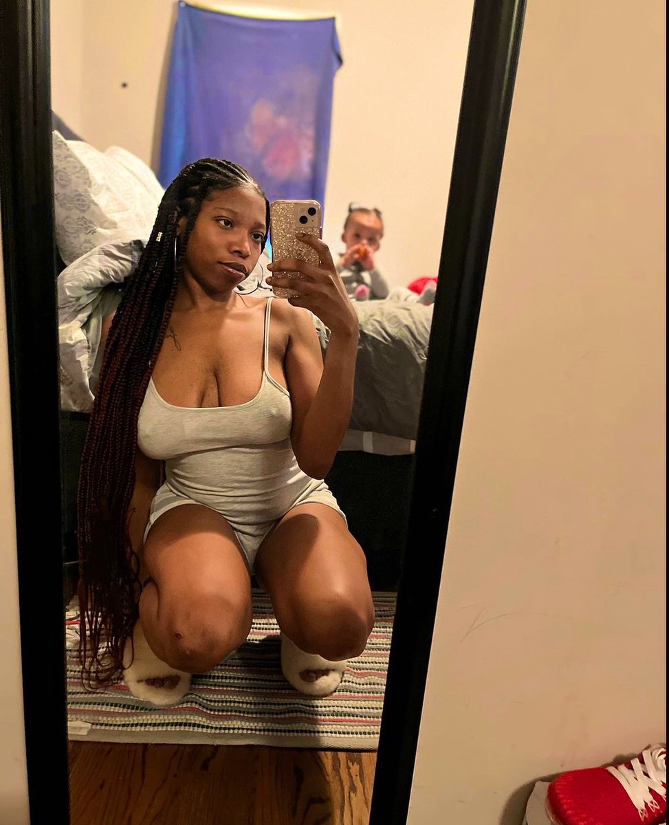 Addicted2dee_'s tweet photo. He can tell I ain’t missing no meals 😻 https://t.co/gauboPvk63