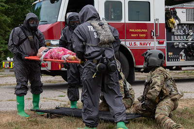 46MPCMD_TF46's tweet photo. #ICYMI @46MPCMD_TF46 units participating in #DUTPhilly started scenario operations at the Philadelphia @CSX railyard, @NavyYardPhila and the @PhillyFireDept training academy this time last week. Soldiers and emergency responders worked hand in hand to practice the #DSCA mission. https://t.co/A2nyLR8JGc