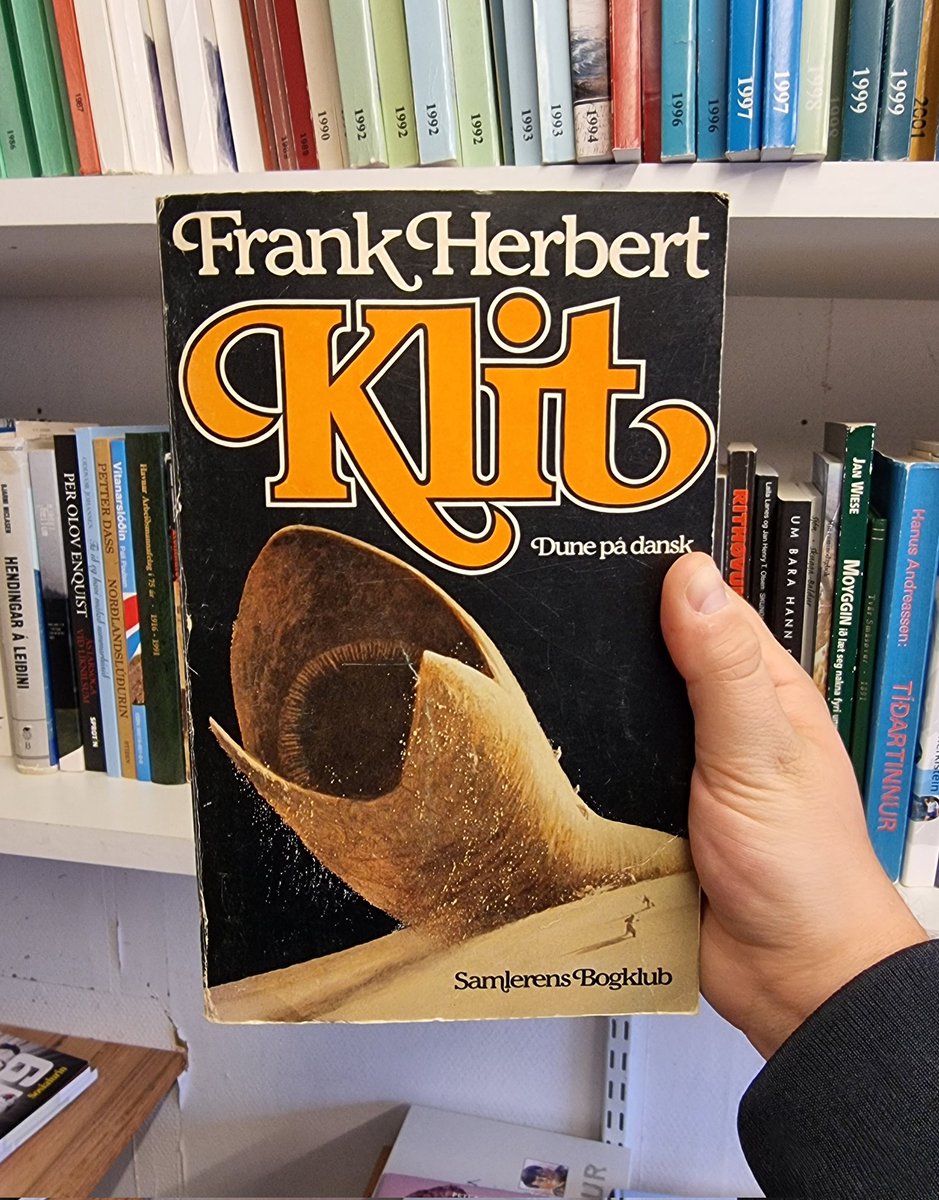 Just went into a secondhand bookshop in The Faroe Islands and found Dune in Danish. I have no words 😂