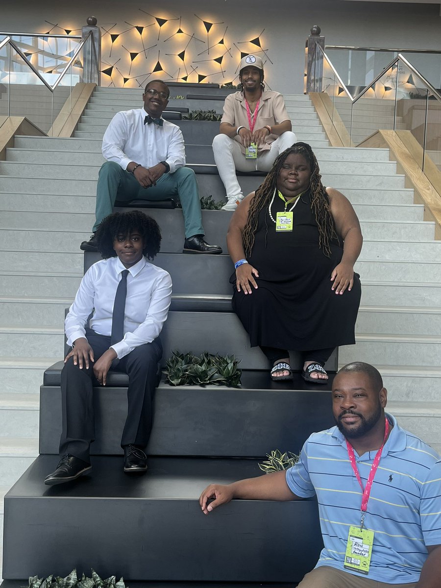 Stay Tuned 👀👏🏾
#ChangeThatMakesCents
#entrepreneurs  #blackentrepreneurs #thinkinsidethebus <a href="/StartupBusABE/">StartupBusABE</a>