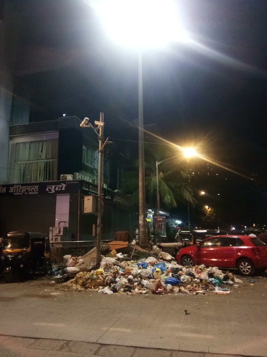 mahenbheda's tweet photo. Current picture of Anand Nagar Oshiwara. राेज एवढी घाण करणार्या लाेकांवर कारवाई झालीच पाहिजे. आनंद ऩगर ओशीवारा चाैक is dirtiest squre of India for so many years. Punish those who are guilty.  @MMRDAOfficial @MumbaiPolice @PMOIndia @mybmc @rajultai @BharatiLavekar @eknathshindesiv https://t.co/gGcgFYqXKA
