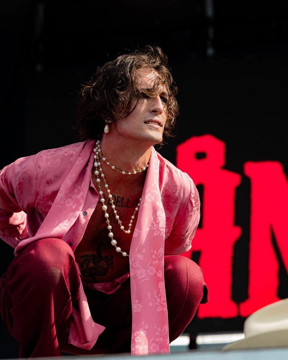 damianodetails's tweet photo. pink. https://t.co/mmOuwVIat7