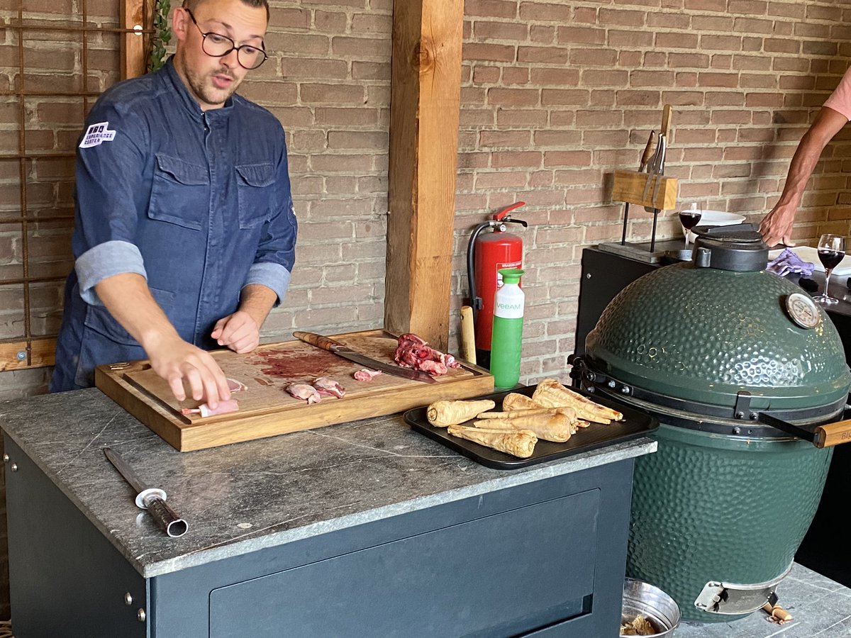 Had a bbq workshop with <a href="/Veeam/">Veeam® Software</a> a few months ago.... Been back by #Bbqexperiencecenter last Sunday and the <a href="/Veeam/">Veeam® Software</a> Dopper is still in use #VeeamOn