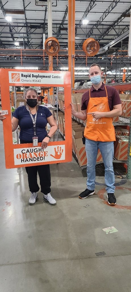 🚨 📢 FREEZE! You have been Caught Orange Handed! 🚔 🟧 ✋️ THANK YOU Danny R. Jose F. Maria S. and Jesus E. for being safe!