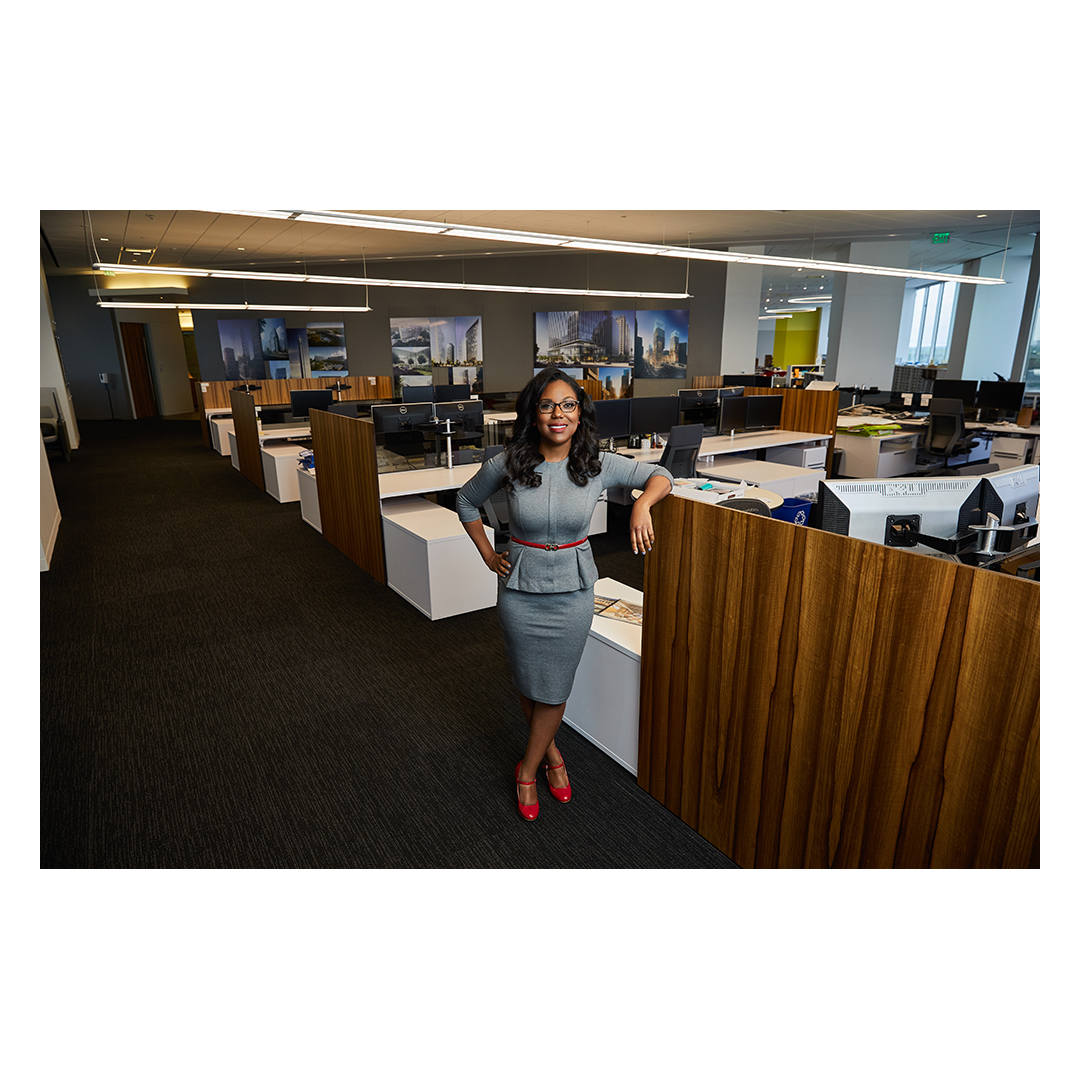 starghill's tweet photo. Micki Washington, Regional Leader of WorkPlace of @HOKNetwork - for @MetropolisMag - Houston, TX - September 2021

Read about her here: https://t.co/4z4LNlUMdG ⠀⠀⠀⠀
⠀⠀⠀⠀
#houston #photographer #houstonphotographer #editorial #makeportraits #hokdesign #hokinnovation https://t.co/1pkqW6UBrU