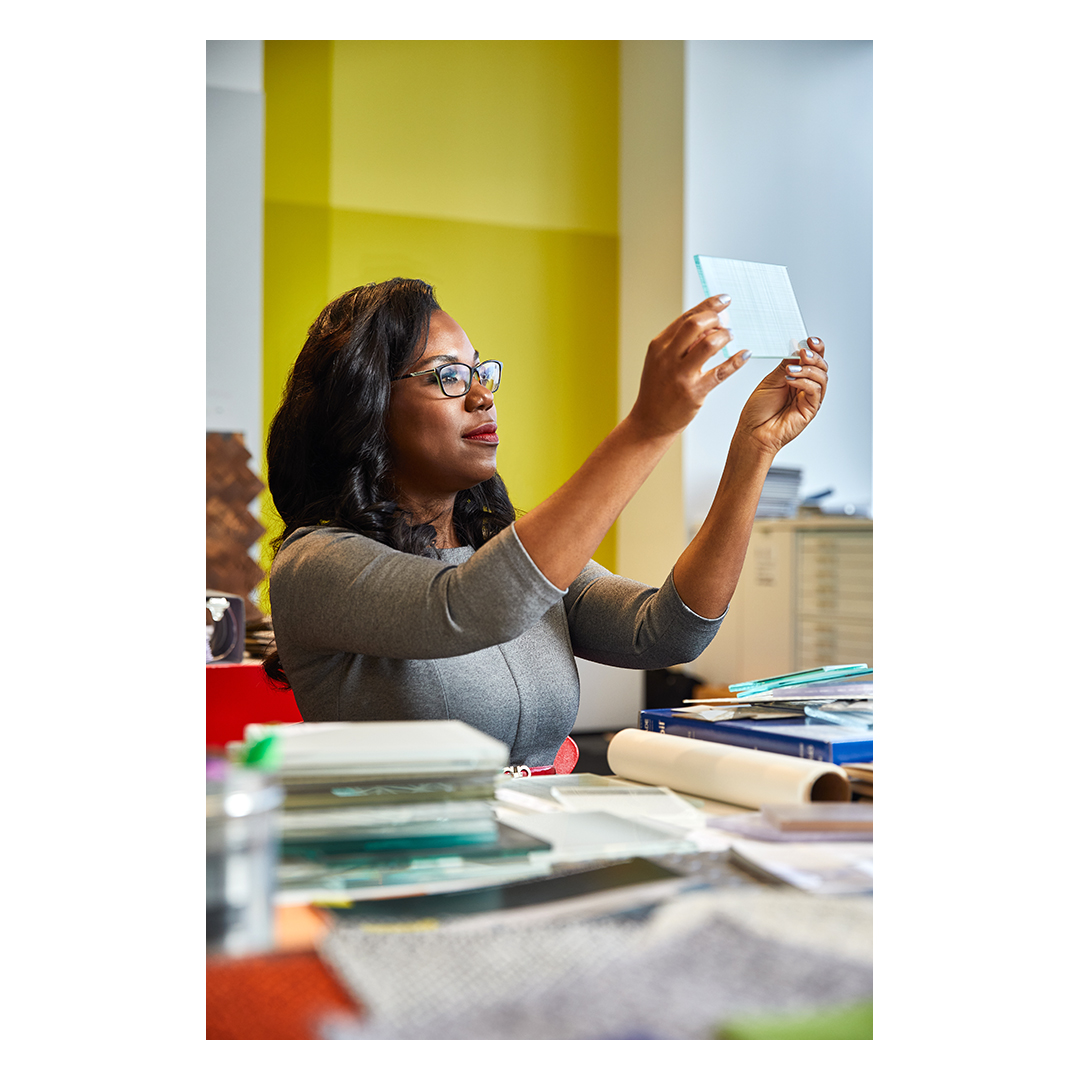starghill's tweet photo. Micki Washington, Regional Leader of WorkPlace of @HOKNetwork - for @MetropolisMag - Houston, TX - September 2021

Read about her here: https://t.co/4z4LNlUMdG ⠀⠀⠀⠀
⠀⠀⠀⠀
#houston #photographer #houstonphotographer #editorial #makeportraits #hokdesign #hokinnovation https://t.co/1pkqW6UBrU