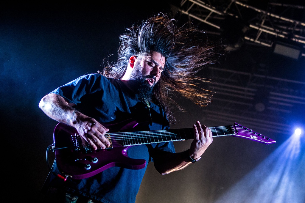 Happy birthday, Stephen Carpenter!

What\s your favorite Deftones riff? 