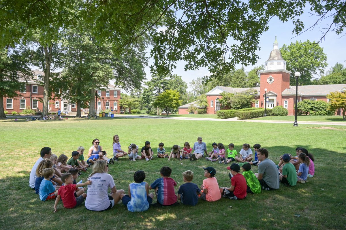 SSASummer's tweet image. Day Camp Discovery campers are having a blast during these final days of summer! Campers played telephone and hula hooped and danced around the Quad at the SSA Senior School. #SSASummer