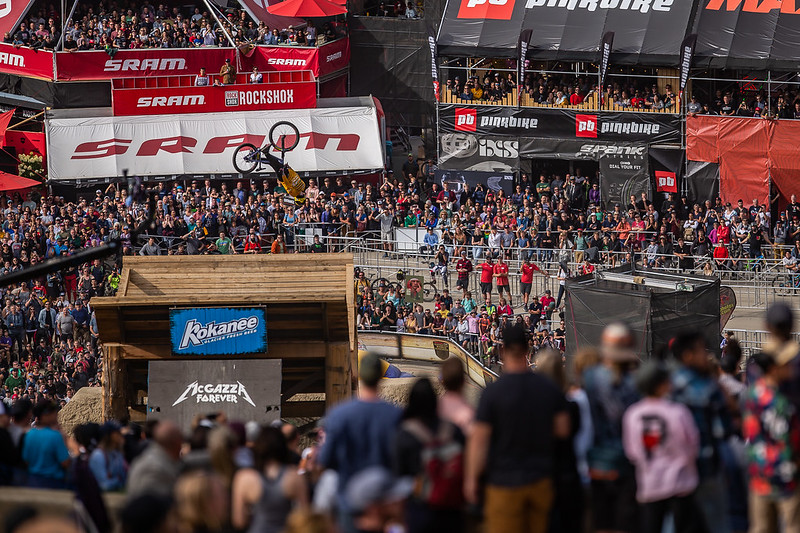 Attention all shred heads. This is the moment we’ve all been waiting for. The world’s biggest mountain bike festival, @crankworx returns to Whistler this Friday for its 17th year. The full schedule of events can be found here >> bit.ly/3QmDCi5