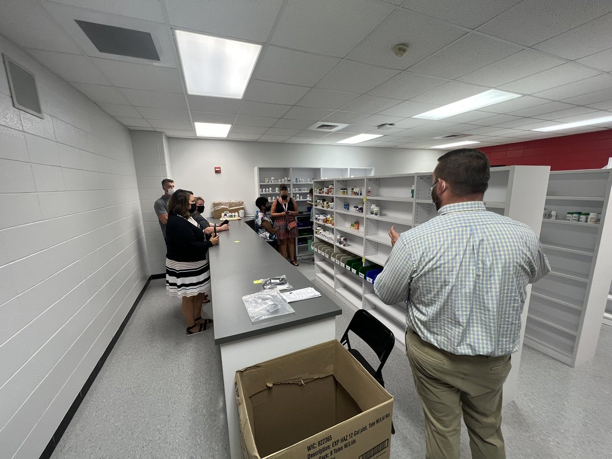 Farnsley Middle School Explore Pathways tweet media
