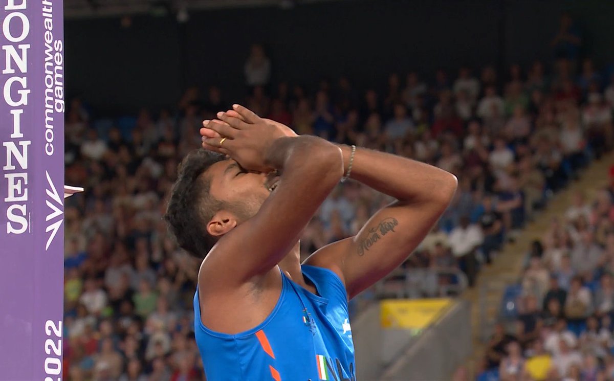 jon_selvaraj's tweet photo. A week back Tejaswin Shankar was practising in front of 3 dogs at JLN Stadium, after not being named to the CWG squad despite meeting the AFI QF standard. Included at the last minute after taking the fed to court, today in front of 30000, he wins a high jump bronze in Birmingham. https://t.co/1YDiEsvjE3