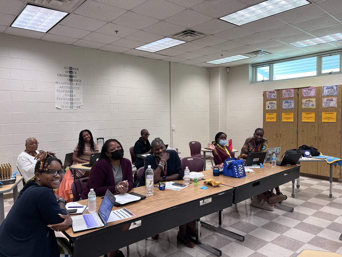 AHenson_PBSA's tweet image. Please welcome and get ready for this amazing team, the ‘Hidden Figures’ of Carver STEAM!! Who said Girls didn’t like math- JUST WATCH❤️ #ChoosePurpose #MathPLC #PBS_Atlanta #CarverSTEAM
