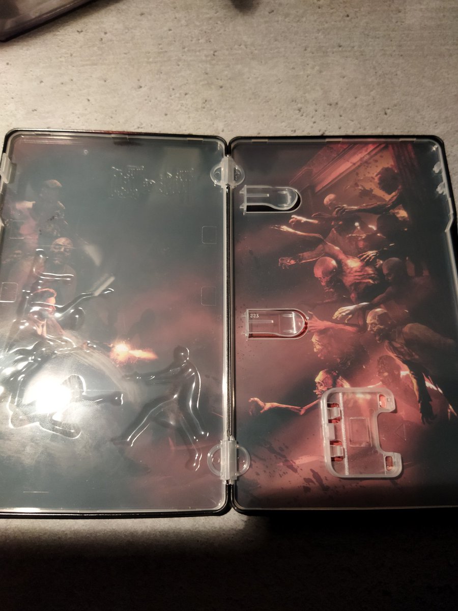 LozCorp's tweet photo. @ReshmaPinto4 @ForeverLTD_Main @HOTDRemake Yeah this package comes with a steelbook, a cleaning cloth and 3 pins 💪 #SoMuchWin @HOTDRemake x @ForeverLTD_Main #MyLimited https://t.co/ndDo8GeD2x