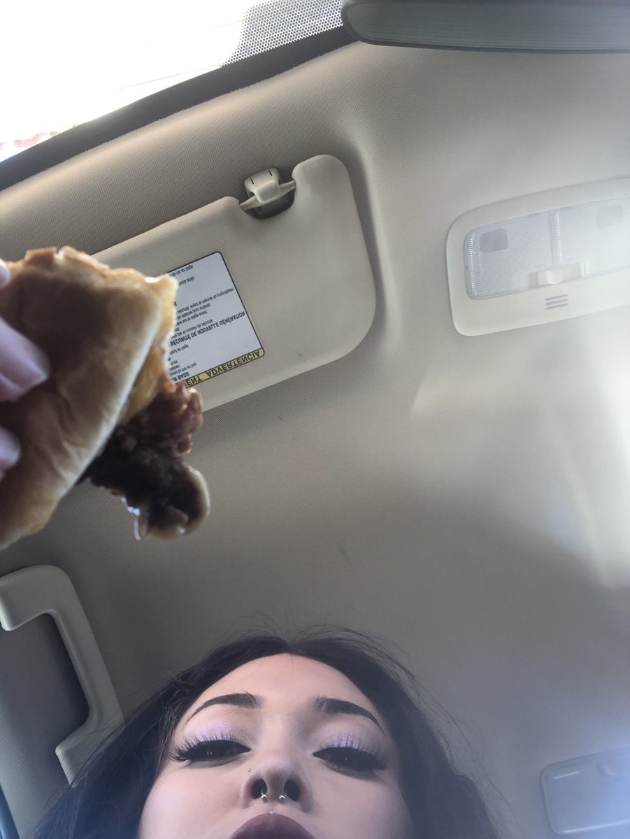 cudibabie's tweet photo. #chickfila 🖤 https://t.co/OcqNkDSZRu