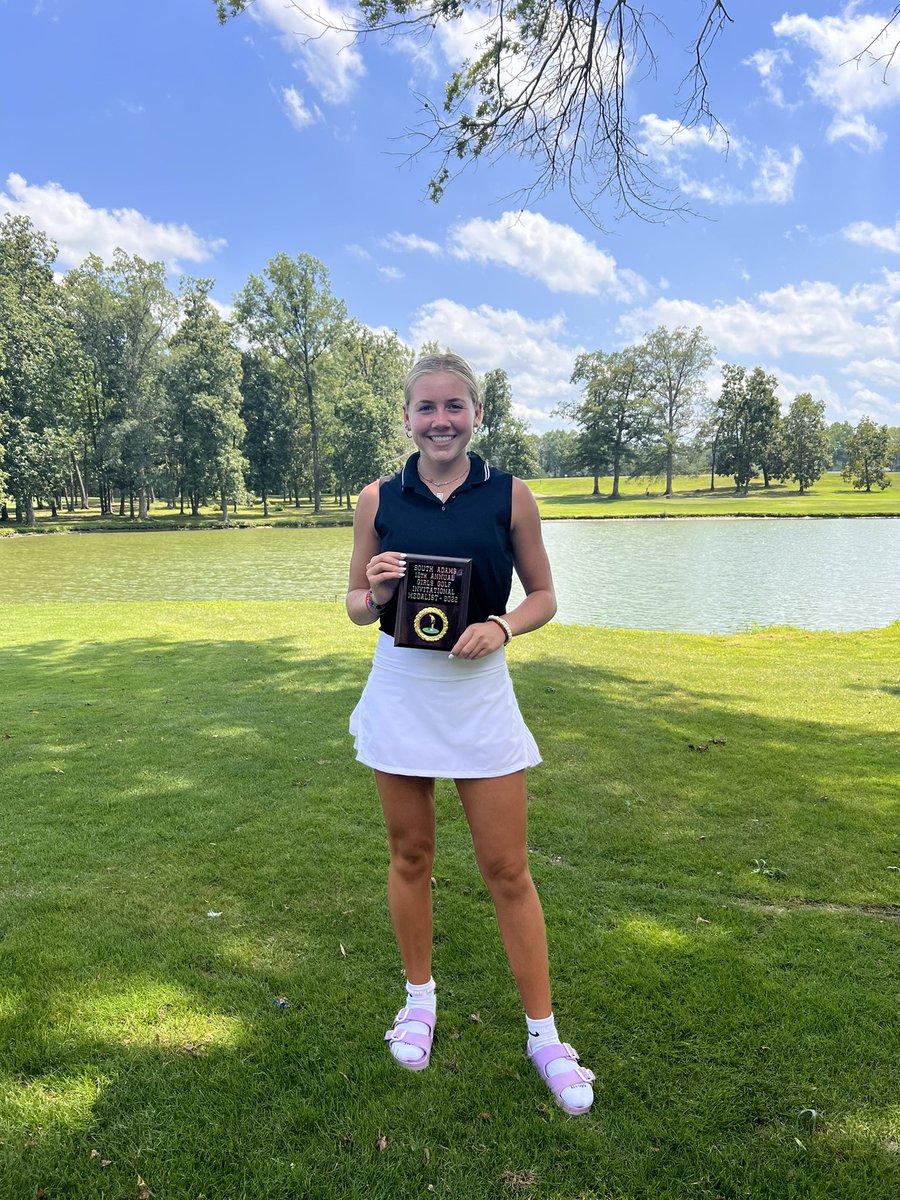 BHSGirlsGolf1's tweet image. Lily King won Medalist honors today by placing 🥇 at the South Adams Invite. She shot a 90 to lead all golfers (a personal best by 10 strokes)!