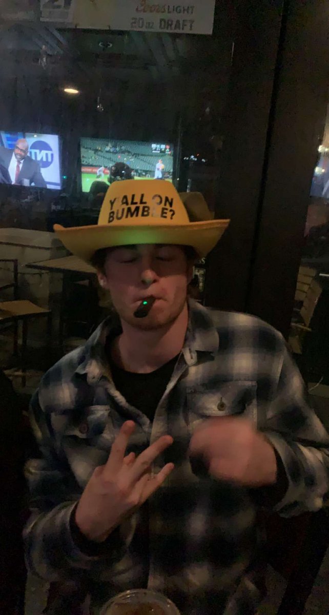 KA_UMD's tweet photo. With the 13th pick Tomlinson is pulling up Rondo and claiming room 13 renaming it “The Swamp”. Tomlinson might get overwhelmed by amount of shirtless mirror pics from Diabetic Madness. The all black fits and fitted hats will provide a lethal combo for these two. https://t.co/2DkJhyHeeJ