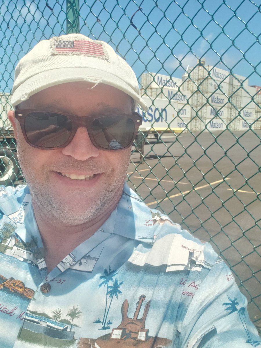 mercoglianos's tweet photo. Even on vacation, you cannot get away from the #supplychain, #containers & #intermodalism.
Thank you Malcom McLean! https://t.co/zrSHvv0QpR