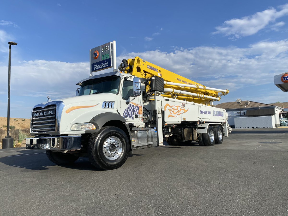 tekwood_'s tweet photo. My new pump 2036 👷🏼‍♂️❤️ #schwing #concretepump #36meter https://t.co/PoXwDgsWgQ