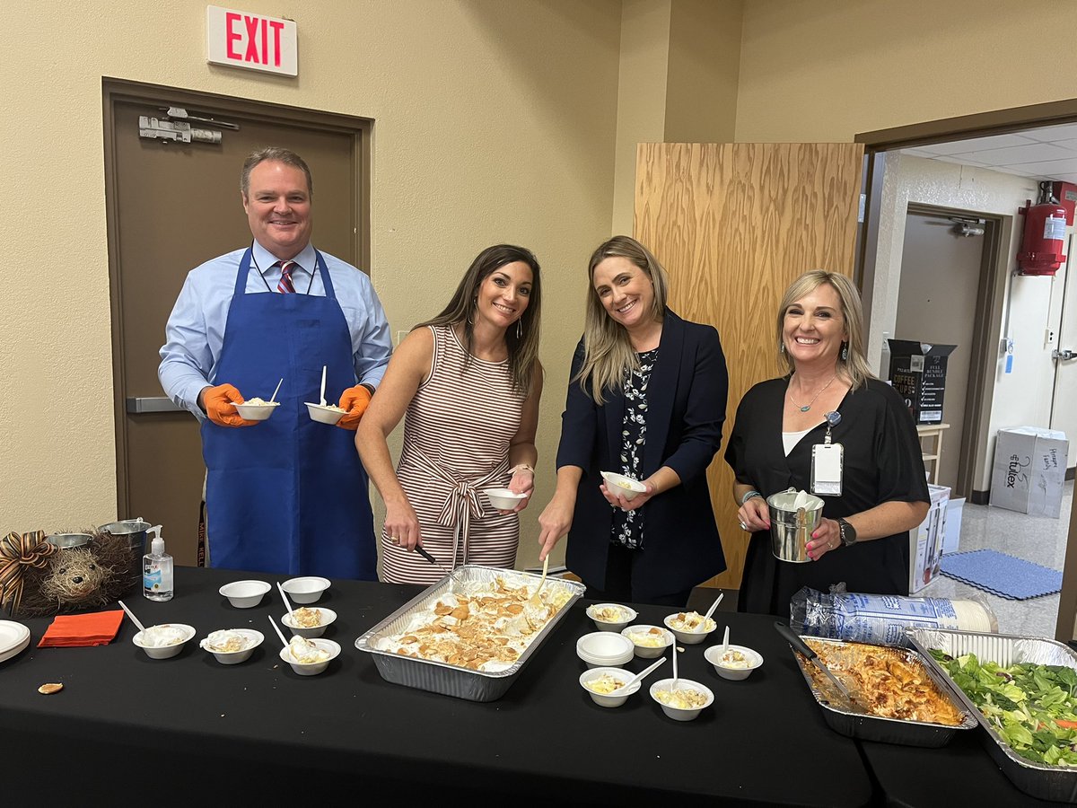 kewoods2's tweet photo. #findinghome  Here’s to big things in a small town! Day one in #springtownisd: #humble and #kind. #porcupineway @SpringtownISD Shout out to #cornfedonthesquare for a yummy lunch! https://t.co/VY7EBX5319