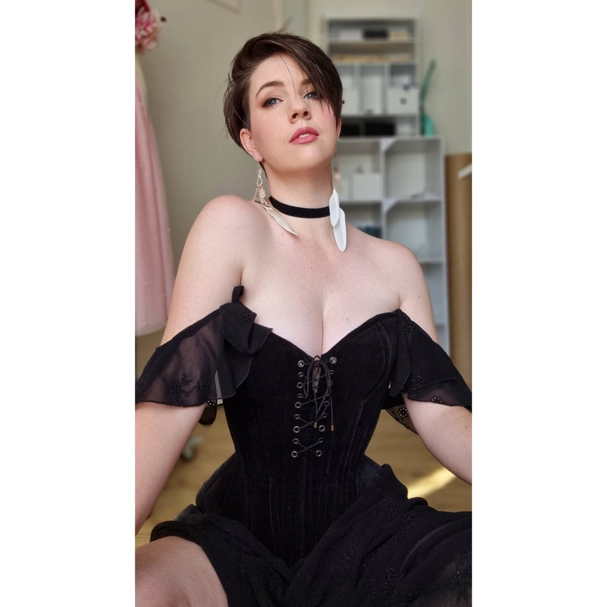 goodhunterdsign's tweet photo. Hello new followers! Looking to cinch that waist? Check out our corset making guide which is both in physical and digital form! 🥰❤️ https://t.co/omDrONbpiP
