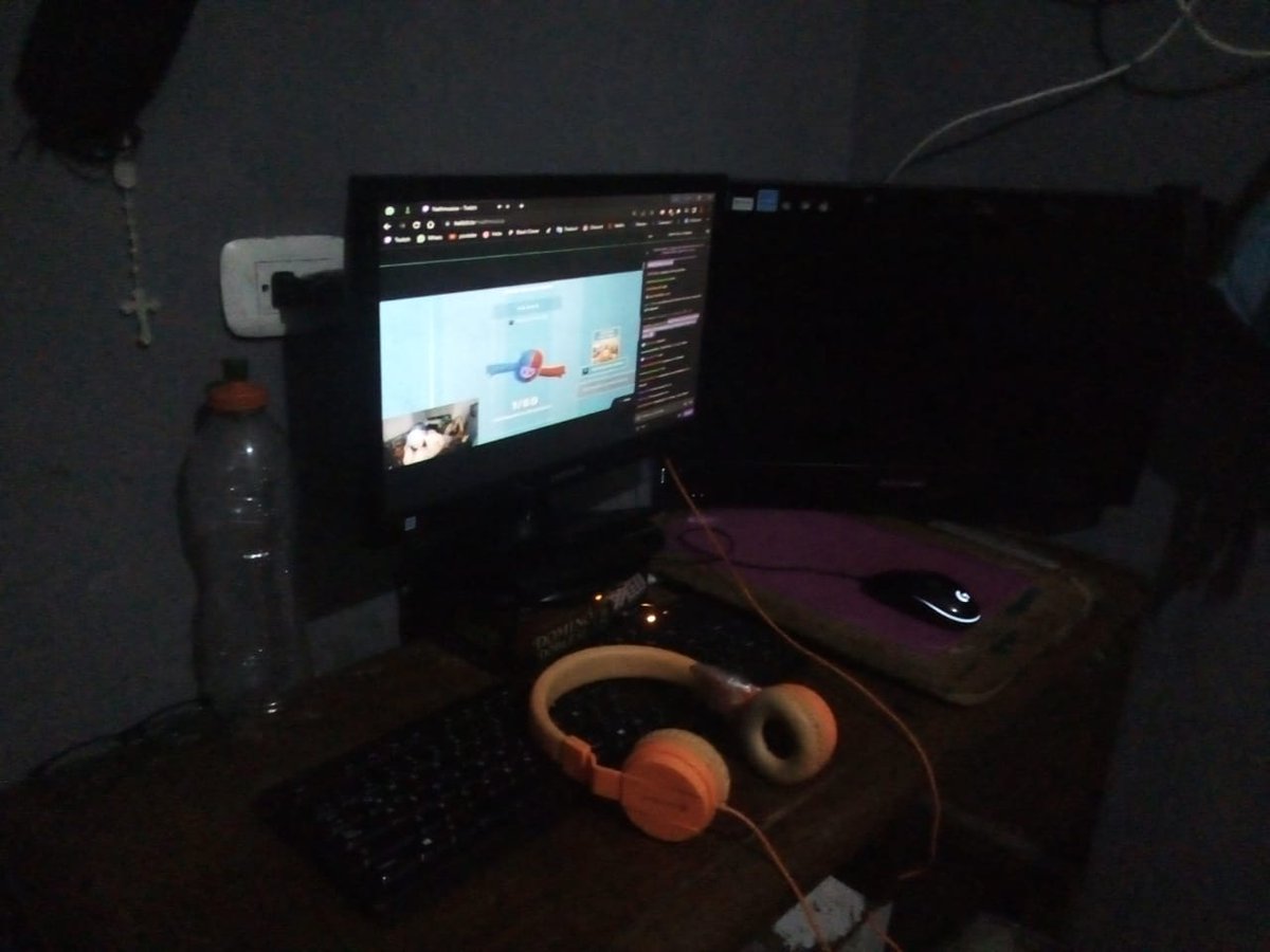litotobro's tweet photo. @WestCOL_ #reaccionwestcol
Que decidan los muchachos del stream https://t.co/FKTsWYbWP3