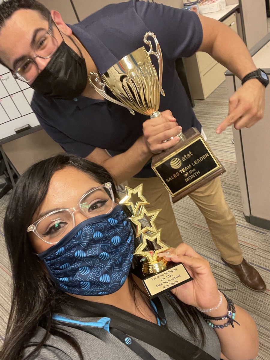 Had a visitor yesterday from IHX and we both had to flex a little bit. <a href="/LuzMoraRod/">Luz Mora Rodriguez 🇲🇽</a> Keep up the great work!