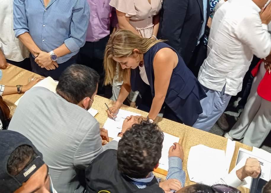Cinthiagarcia_6's tweet photo. ¡Vivimos un proceso democrático junto a todos los simpatizantes!

Presentamos oficialmente a todos los candidatos en Guayas para prefectura, alcaldía, concejales y vocales de juntas parroquiales.

¡Tenemos a nuestros candidatos 2023-2027! https://t.co/EZ4yEPYybn