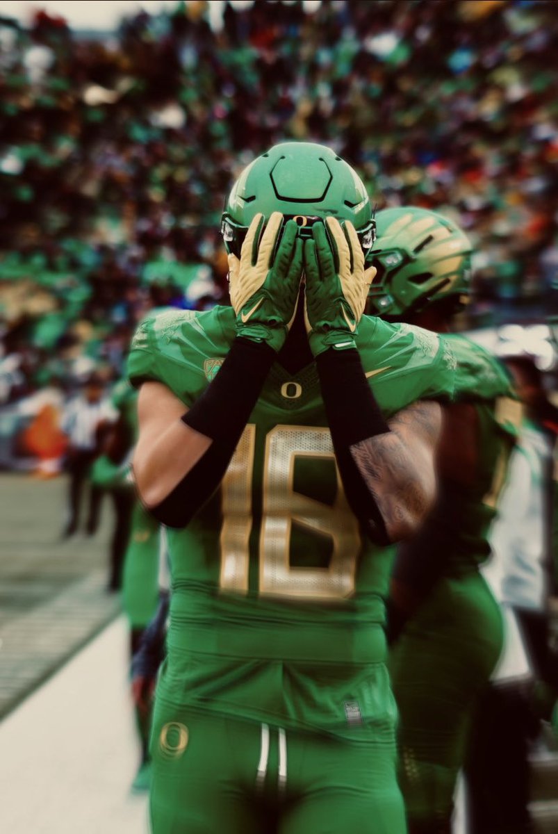 SolomonJalewis's tweet photo. Blessed to receive an offer from the University of Oregon!!๐ฆ๐. #RIPWEBB๐ @Mansell247 @oregonfootball @AlfordCoach @cobysayyah @T_Dean55 @junioradams13 @SchleyRecruits https://t.co/hW4t8DuvqR