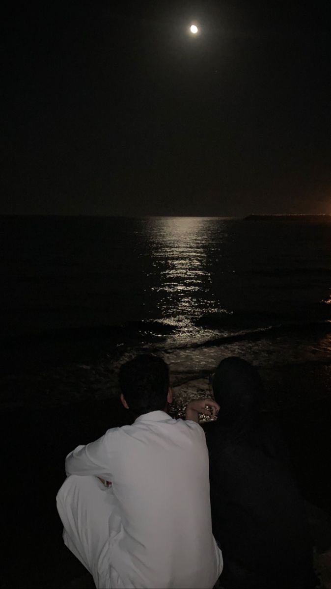 thesemoods's tweet photo. Sentarnos frente al mar, relajados y hablar de la vida >>>> https://t.co/tN7U1OzBdJ