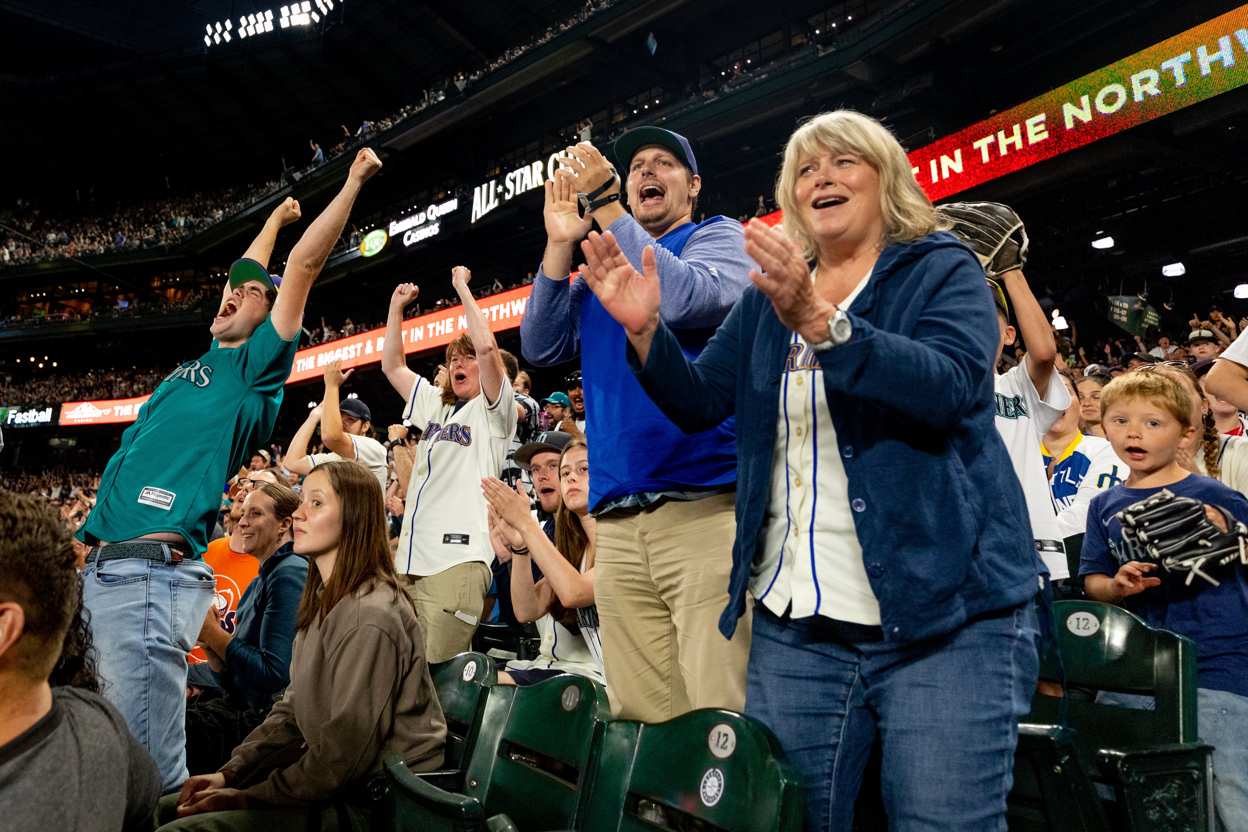 Seattle Mariners on X: There's a new Sunday home alternate #Mariners  uniform for 2015. Get your first look on Friday at 10:30 a.m.   / X